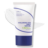 Isntree гел за сончање со хијалуронска киселина SPF30++++ 50 мл