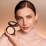 Giordani Gold Камена пудра збогатена со серум