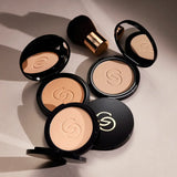 Giordani Gold Камена пудра збогатена со серум