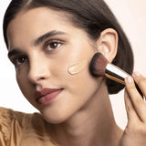 Giordani Gold Age Defying Течна пудра збогатена со серум со СПФ 12 +УВА-заштита