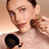 Giordani Gold Камена пудра збогатена со серум