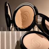 Giordani Gold Камена пудра збогатена со серум