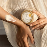 Milk & Honey Gold хранлив крем за раце и тело