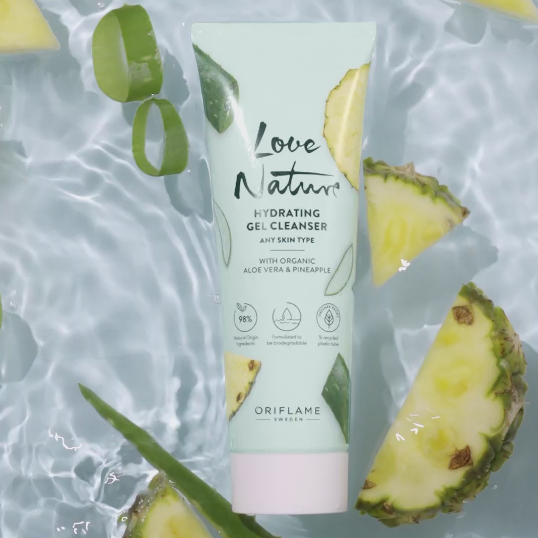 Love Nature Hydrating Гел за чистење со органска алое вера и ананас