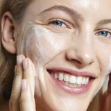 Love Nature Hydrating Гел за чистење со органска алое вера и ананас