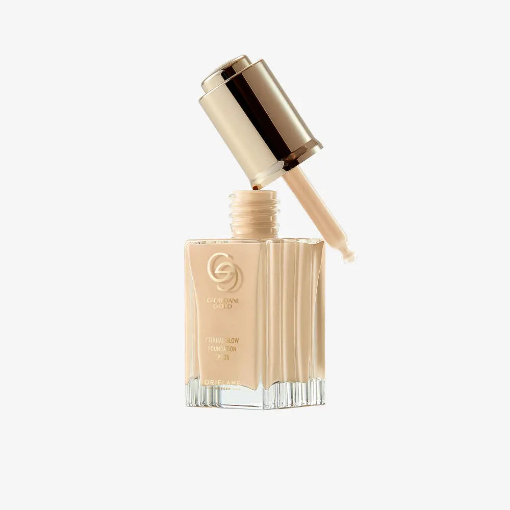 Giordani Gold Eternal Glow Течна пудра СПФ 25